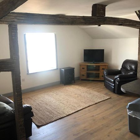 The Nest @ Ji-Binc, A Large Spacious Apartment. Denbigh Buitenkant foto