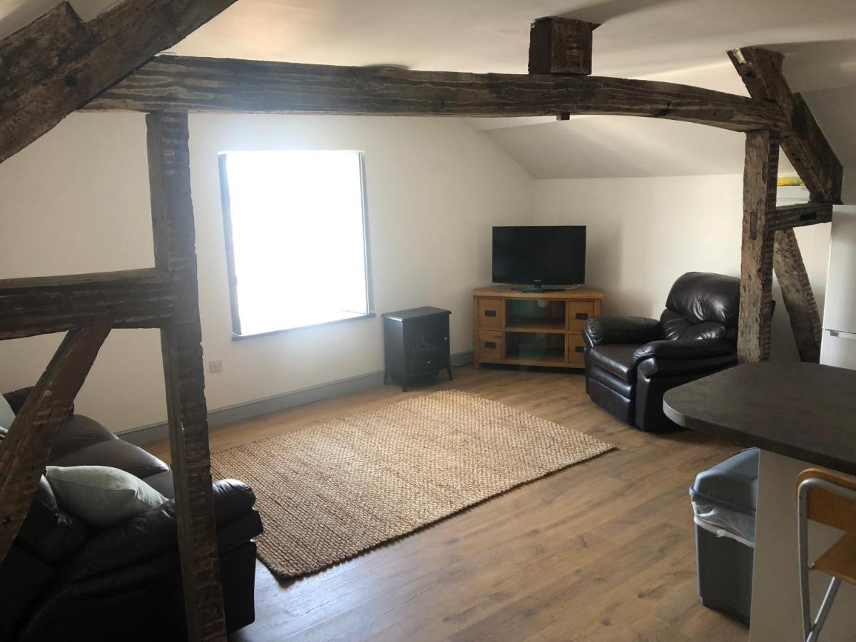 The Nest @ Ji-Binc, A Large Spacious Apartment. Denbigh Buitenkant foto